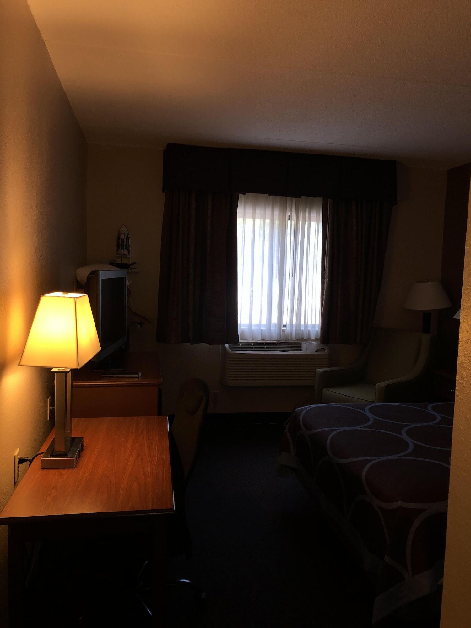 Super 8 By Wyndham Manchester Airport Dış mekan fotoğraf