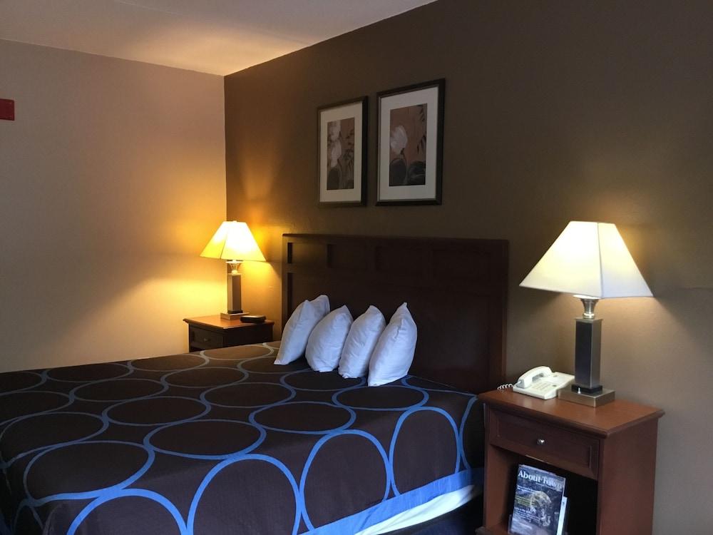 Super 8 By Wyndham Manchester Airport Dış mekan fotoğraf