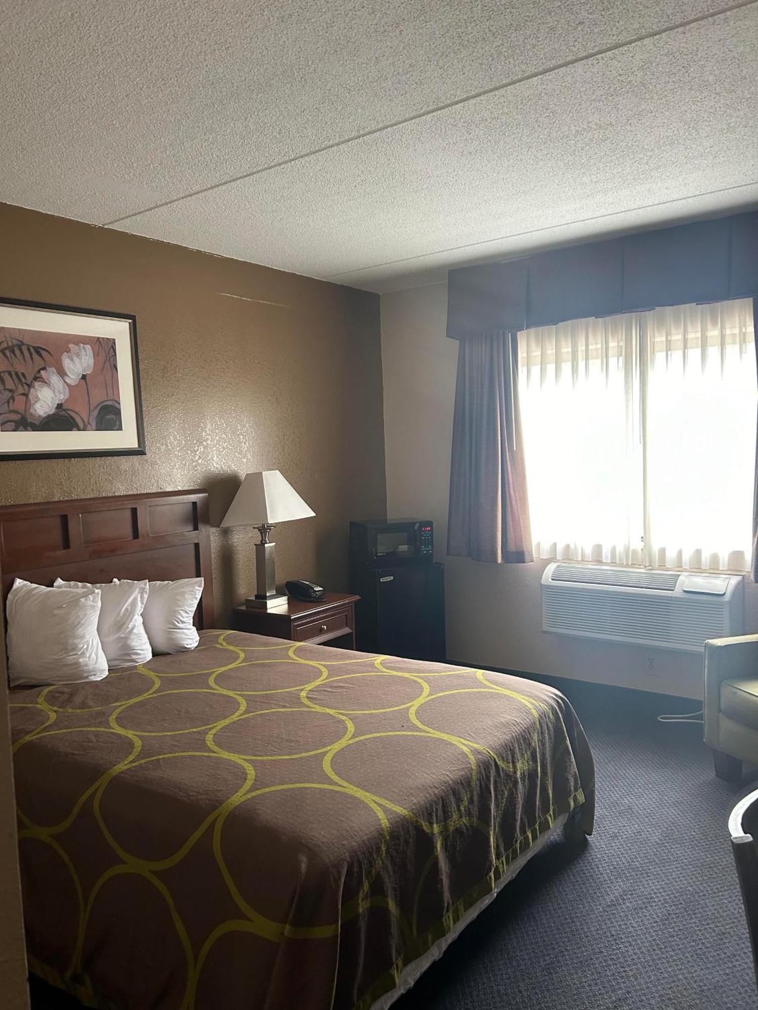 Super 8 By Wyndham Manchester Airport Dış mekan fotoğraf